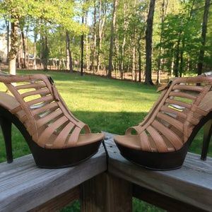 Jessica Simpson Women's Gobow Platform Sandal